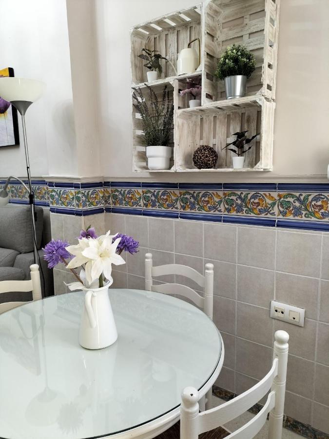 Tipico Y Pintoresco Patio De Vecinos, Con Encanto Севилья Экстерьер фото
