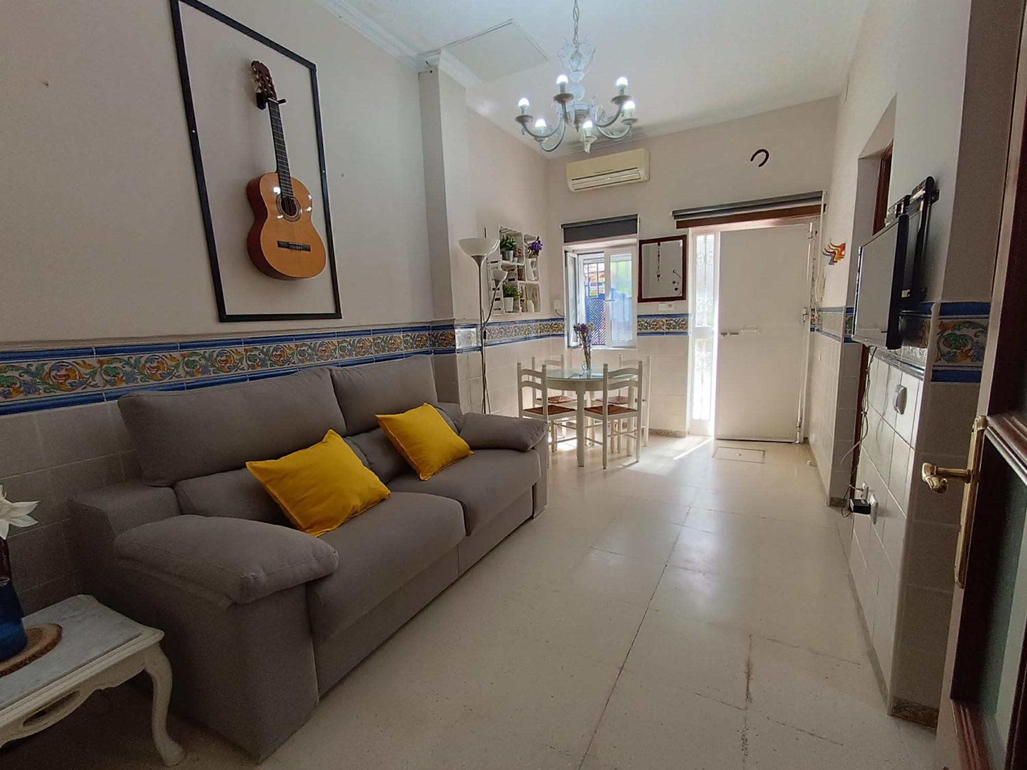 Tipico Y Pintoresco Patio De Vecinos, Con Encanto Севилья Экстерьер фото